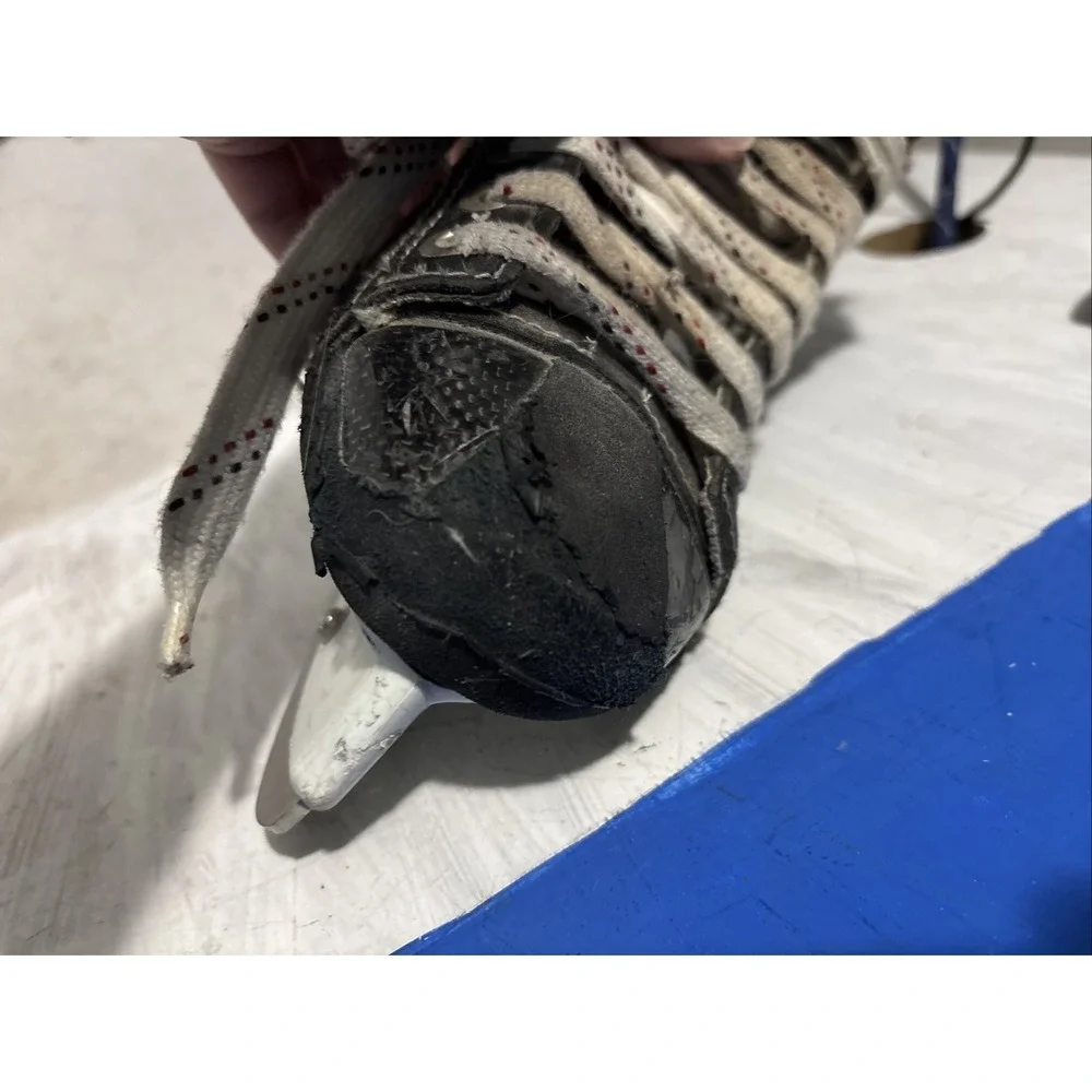 Easton Ice Hockey Skates Kids Size 4.5R WORN